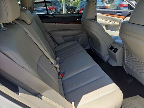 Used 2013 Subaru Outback 2.5i Limited w/ Moonroof Pkg AWD/4WD image 21
