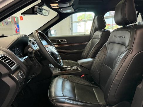 Used 2019 Ford Explorer Platinum AWD/4WD image 8