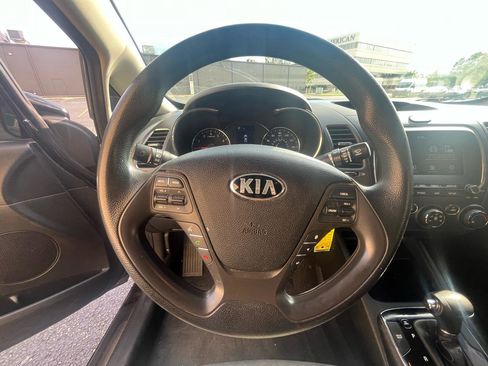 Used 2018 Kia Forte LX w/ LX Popular Package FWD image 11