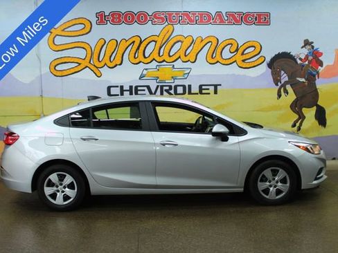 Used 2017 Chevrolet Cruze LS w/ LS Fleet Convenience Package FWD image 1