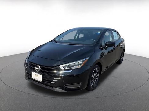 Used 2025 Nissan Versa SV FWD image 7