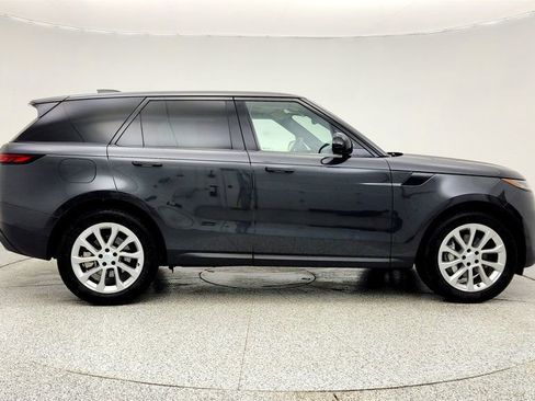 Used 2024 Land Rover Range Rover Sport SE image 4