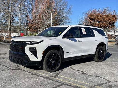 Used 2024 Chevrolet Traverse RS image 1