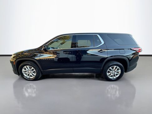 Used 2023 Chevrolet Traverse LS image 6