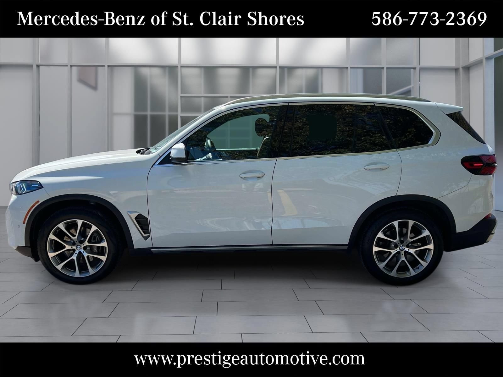 Used 2024 BMW X5 xDrive40i w/ Premium Package AWD/4WD image 2