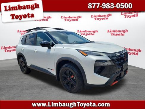 Used 2025 Nissan Rogue SV w/ Rock Creek Premium Package AWD/4WD image 1