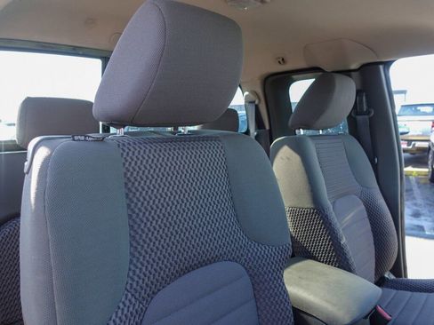 Used 2013 Nissan Frontier SV w/ SV Value Truck Pkg image 15