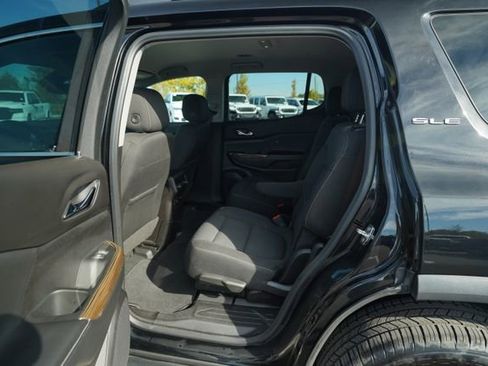 Used 2022 GMC Acadia SLE w/ Driver Convenience Package image 15