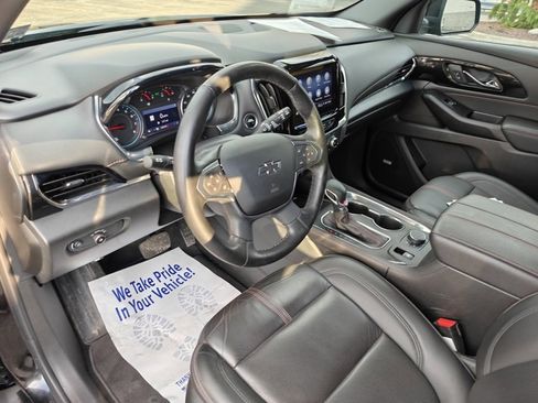Used 2023 Chevrolet Traverse RS image 12