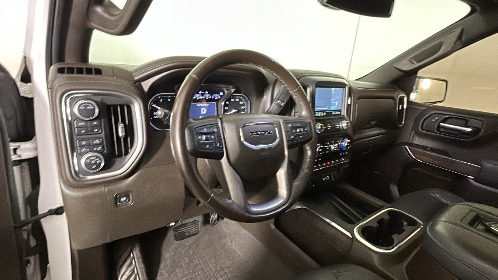 Used 2021 GMC Sierra 1500 Denali w/ Driver Alert Package II AWD/4WD image 17