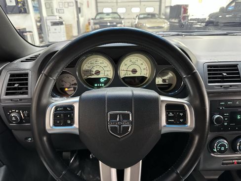 Used 2012 Dodge Challenger R/T image 18