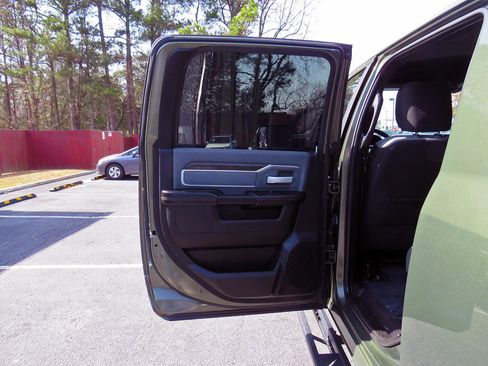 Used 2021 RAM 2500 Big Horn w/ Level 2 Equipment Group image 15