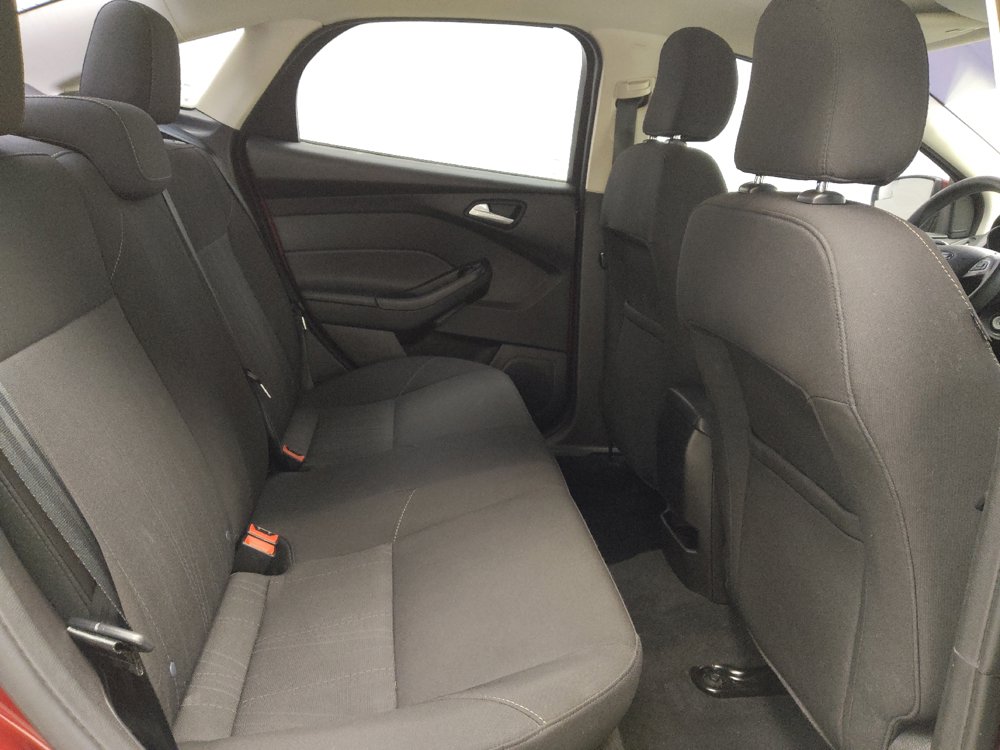 Used 2015 Ford Focus SE FWD image 19