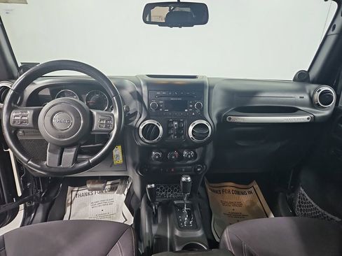 Used 2014 Jeep Wrangler Unlimited Rubicon w/ Connectivity Group image 13