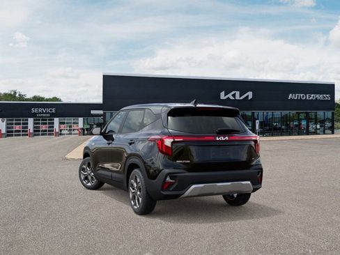 New 2026 Kia Seltos LX image 4
