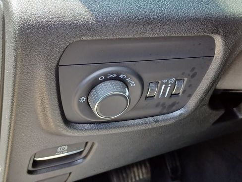 Used 2023 Jeep Grand Cherokee Laredo w/ Luxury Tech Group I AWD/4WD image 12