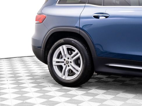 Used 2023 Mercedes-Benz GLB 250 4MATIC image 31