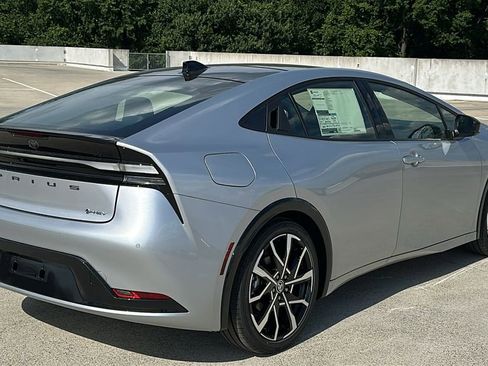 New 2026 Toyota Prius Plug-In Hybrid FWD image 4