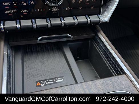 New 2026 GMC Acadia Denali Ultimate w/ LPO, Floor Liner Package AWD/4WD image 18