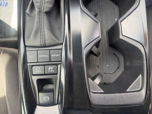 Used 2025 Toyota Camry LE FWD image 19