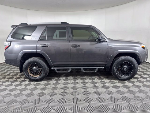 Used 2019 Toyota 4Runner SR5 AWD/4WD image 2