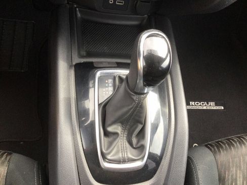 Used 2018 Nissan Rogue SV w/ Premium Package AWD/4WD image 28