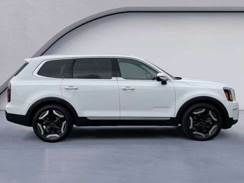 Used 2023 Kia Telluride EX w/ EX Captain's Chair Package FWD image 6
