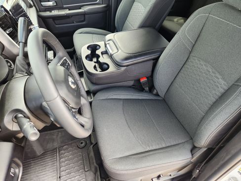Used 2025 RAM 2500 Big Horn AWD/4WD image 15
