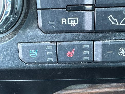 Used 2016 Ford F150 Lariat image 26