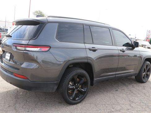 Used 2022 Jeep Grand Cherokee L Laredo AWD/4WD image 7