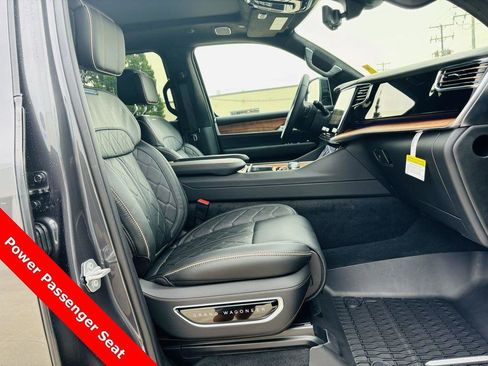 New 2024 Jeep Grand Wagoneer Series III image 38
