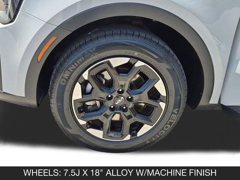 Used 2024 Kia Sorento S w/ Panoramic Sunroof Package FWD image 11