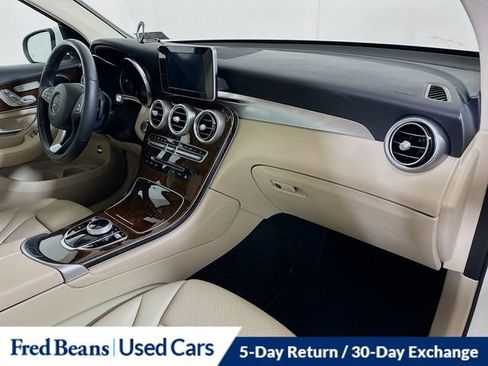 Used 2019 Mercedes-Benz GLC 300 4MATIC image 30