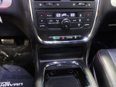Used 2016 Dodge Grand Caravan R/T FWD image 28