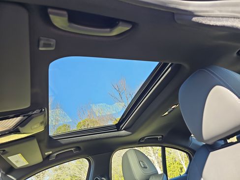 New 2026 BMW 330i Sedan w/ M Sport Package image 31