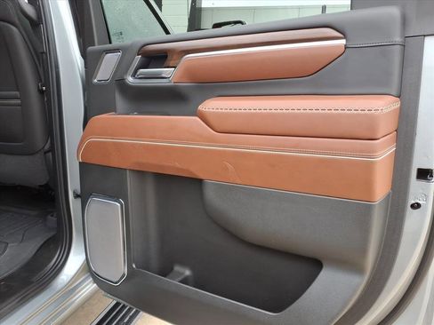 Used 2025 GMC Sierra 2500 Denali Ultimate image 15