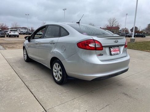 Used 2013 Ford Fiesta SE image 7