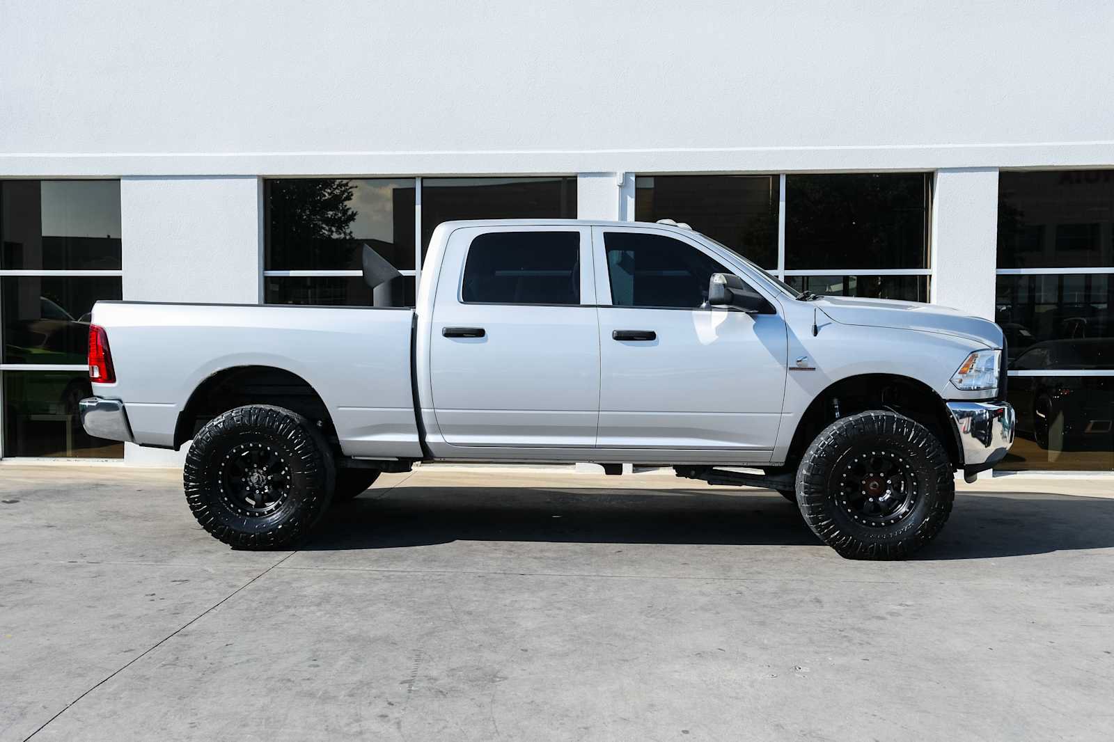 Used 2014 RAM 2500 Tradesman w/ Chrome Appearance Group AWD/4WD image 7