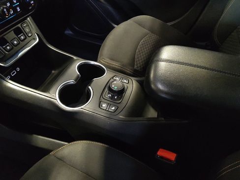 Used 2020 GMC Terrain SLE w/ Driver Convenience Package AWD/4WD image 26