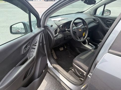 Used 2020 Chevrolet Trax LS w/ Tint and Cruise Package AWD/4WD image 21