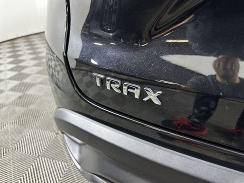 Used 2024 Chevrolet Trax LS w/ LS Convenience Package FWD image 32