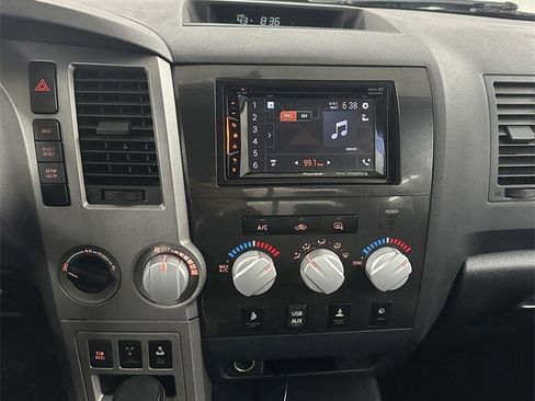 Used 2010 Toyota Tundra 4x4 Double Cab image 21