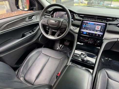 Used 2022 Jeep Grand Cherokee Limited 4xe w/ Luxury Tech Group II AWD/4WD image 41