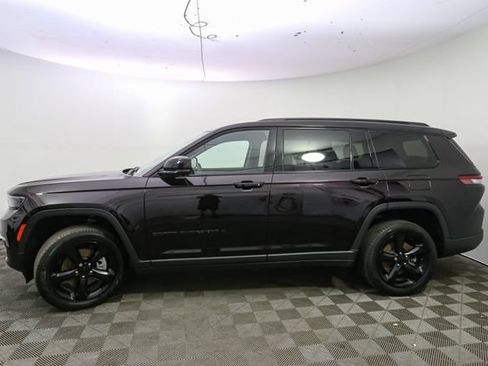 Used 2023 Jeep Grand Cherokee L Limited w/ Black Appearance Package AWD/4WD image 6
