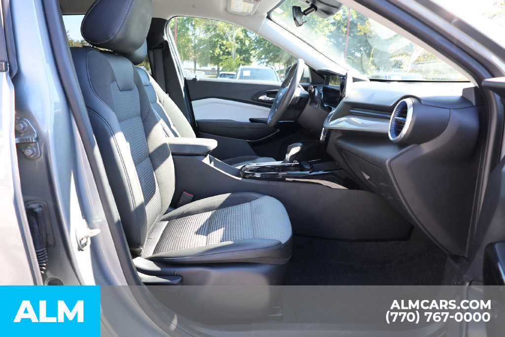 Used 2025 Chevrolet Trax LT FWD image 20