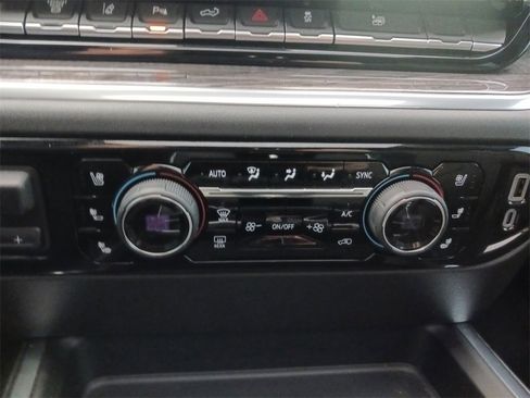 Used 2025 Chevrolet Silverado 3500 LTZ w/ LTZ Plus Package image 25