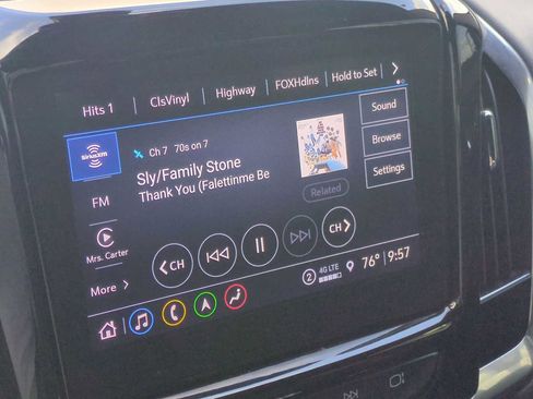Used 2023 Chevrolet Traverse RS FWD image 13
