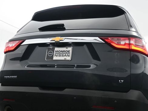 Used 2020 Chevrolet Traverse LT w/ LT Premium Package image 10