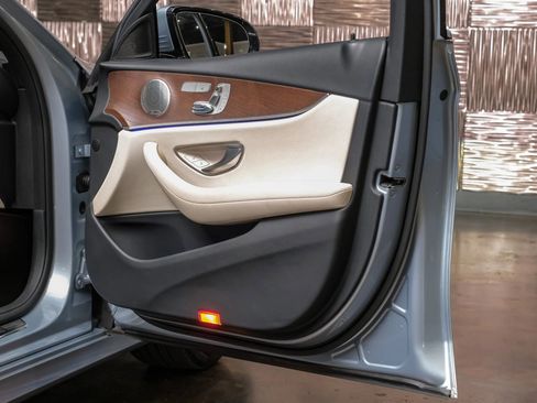 Used 2017 Mercedes-Benz E 300 image 43