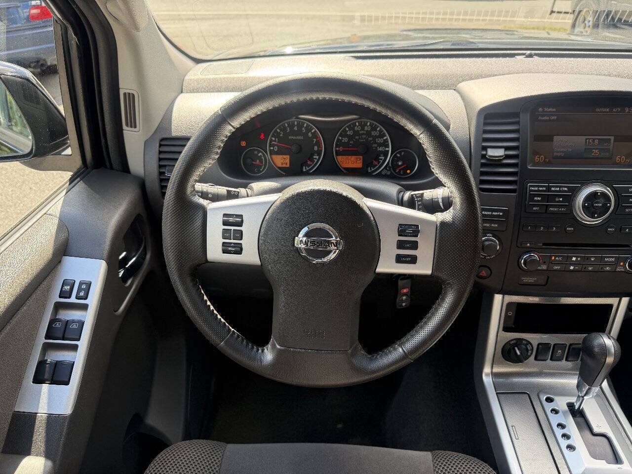 Used 2012 Nissan Pathfinder SV AWD/4WD image 20